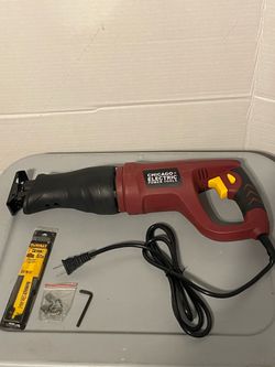 CHICAGO ELECTRIC POWER TOOLS 6 AMP RECIPROCATING SAW WITH ROTATING HANDLE
