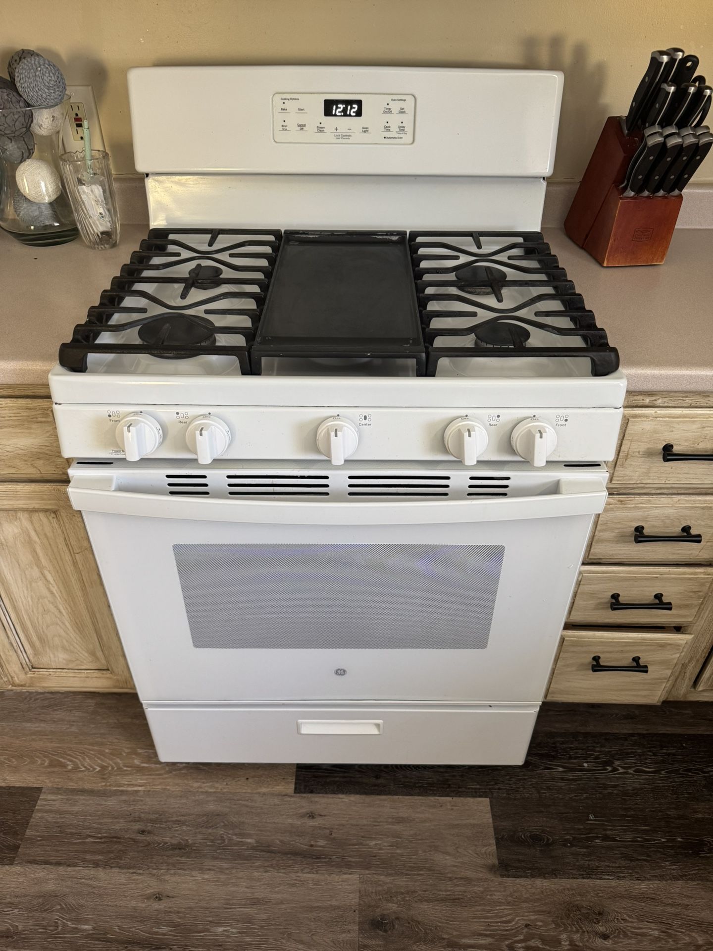GE 30” Freestanding Gas Range