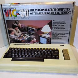 Commodore VIC-20 Home Computer Vintage In Box RARE Atari/Apple II Era