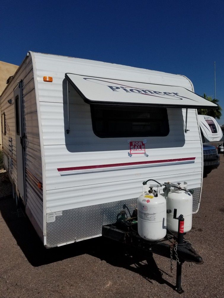 2004 Pioneer Travel Trailer