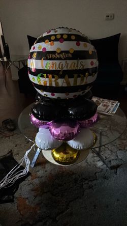 Graduation ballon arch