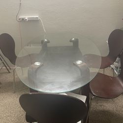 Free Dining Table /chairs (Millbrae) 