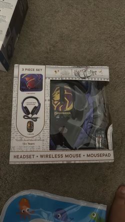 Harry Potter Gryffindor 3-Piece Gaming Set
