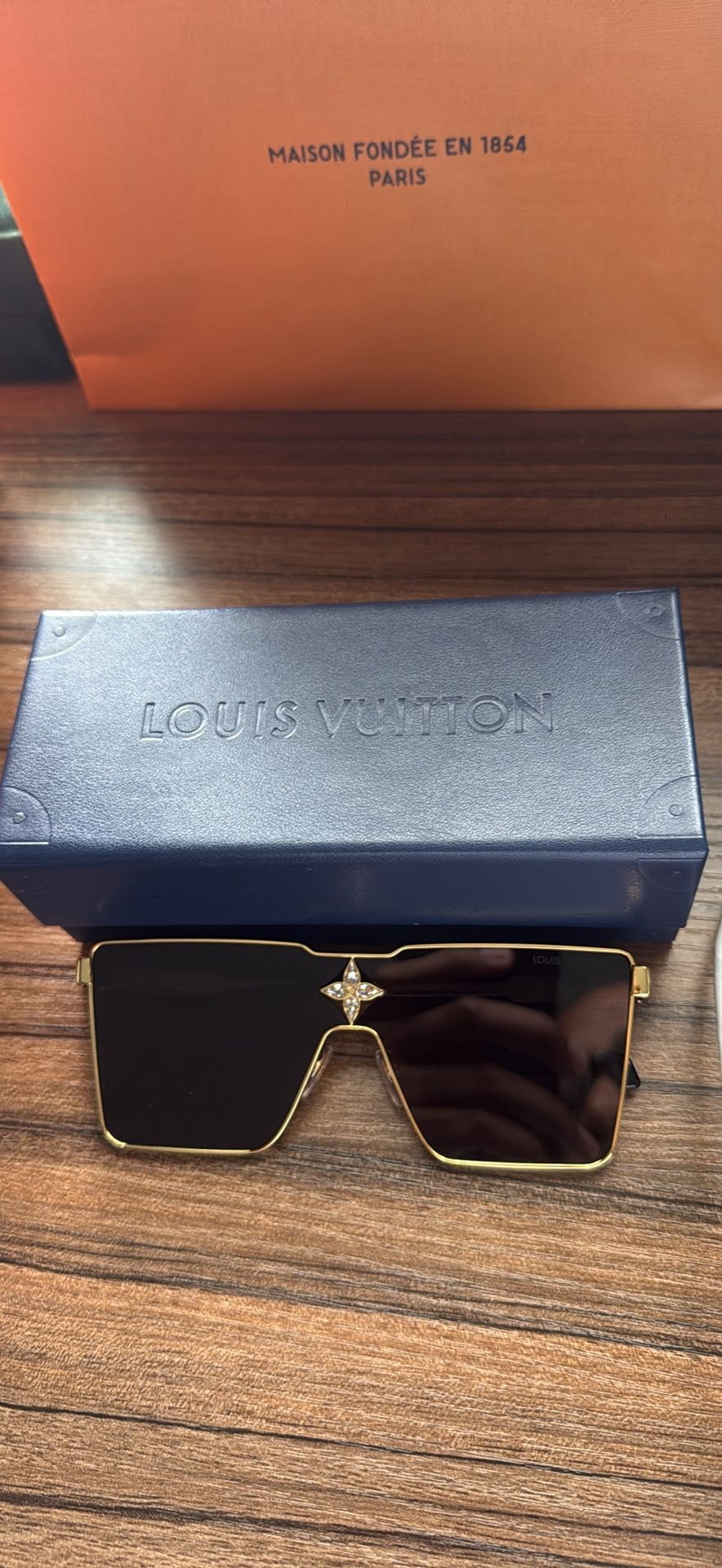 AUTHENTIC Louis Vuitton Sunglasses! $500 OBO 