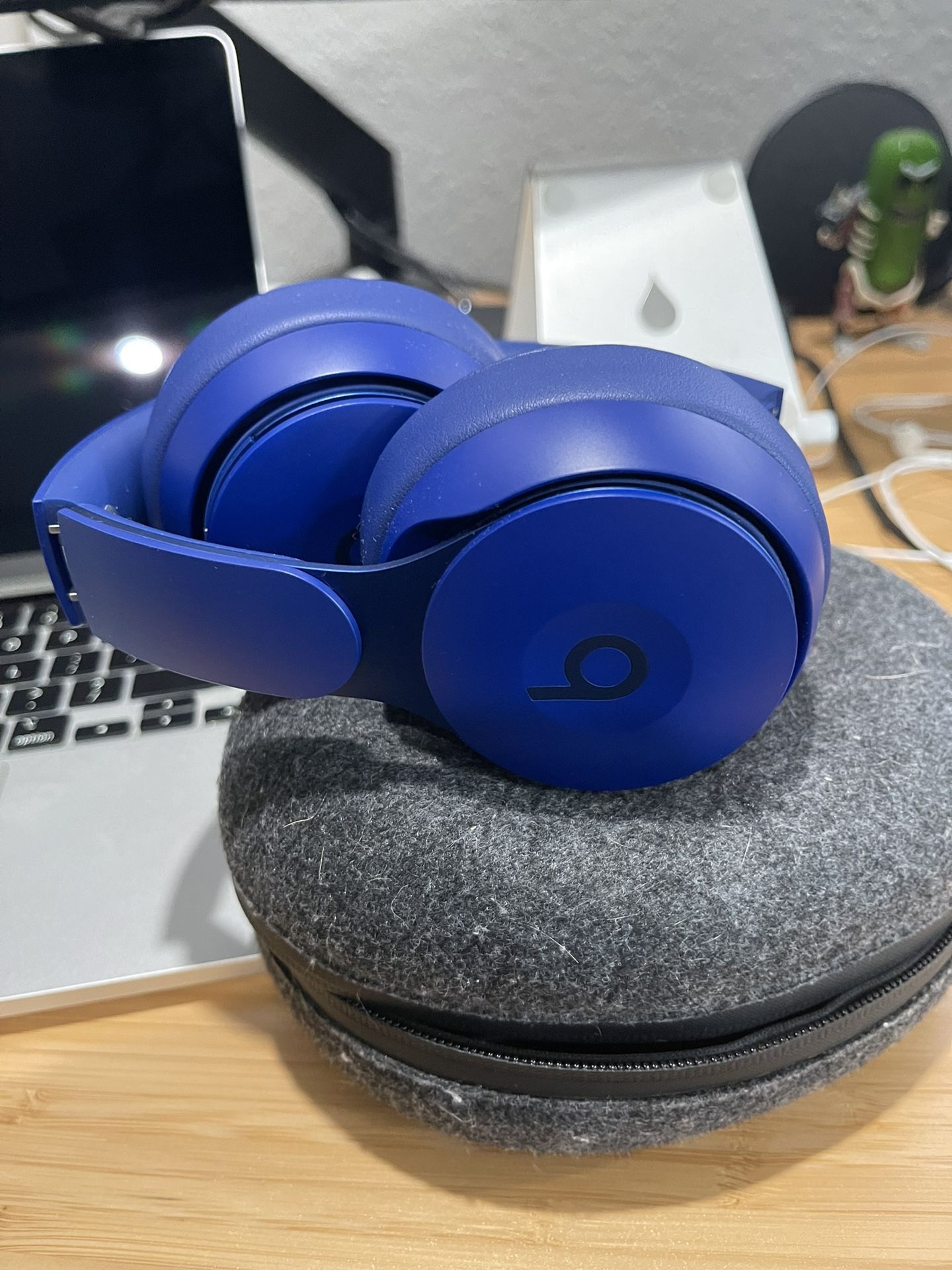 Beats Solo Pro