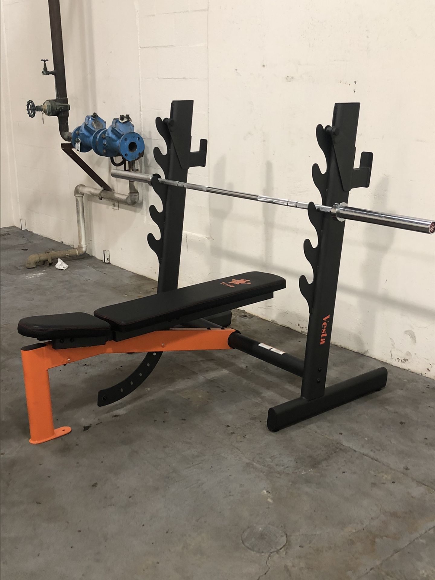 Adjustable bench press rack