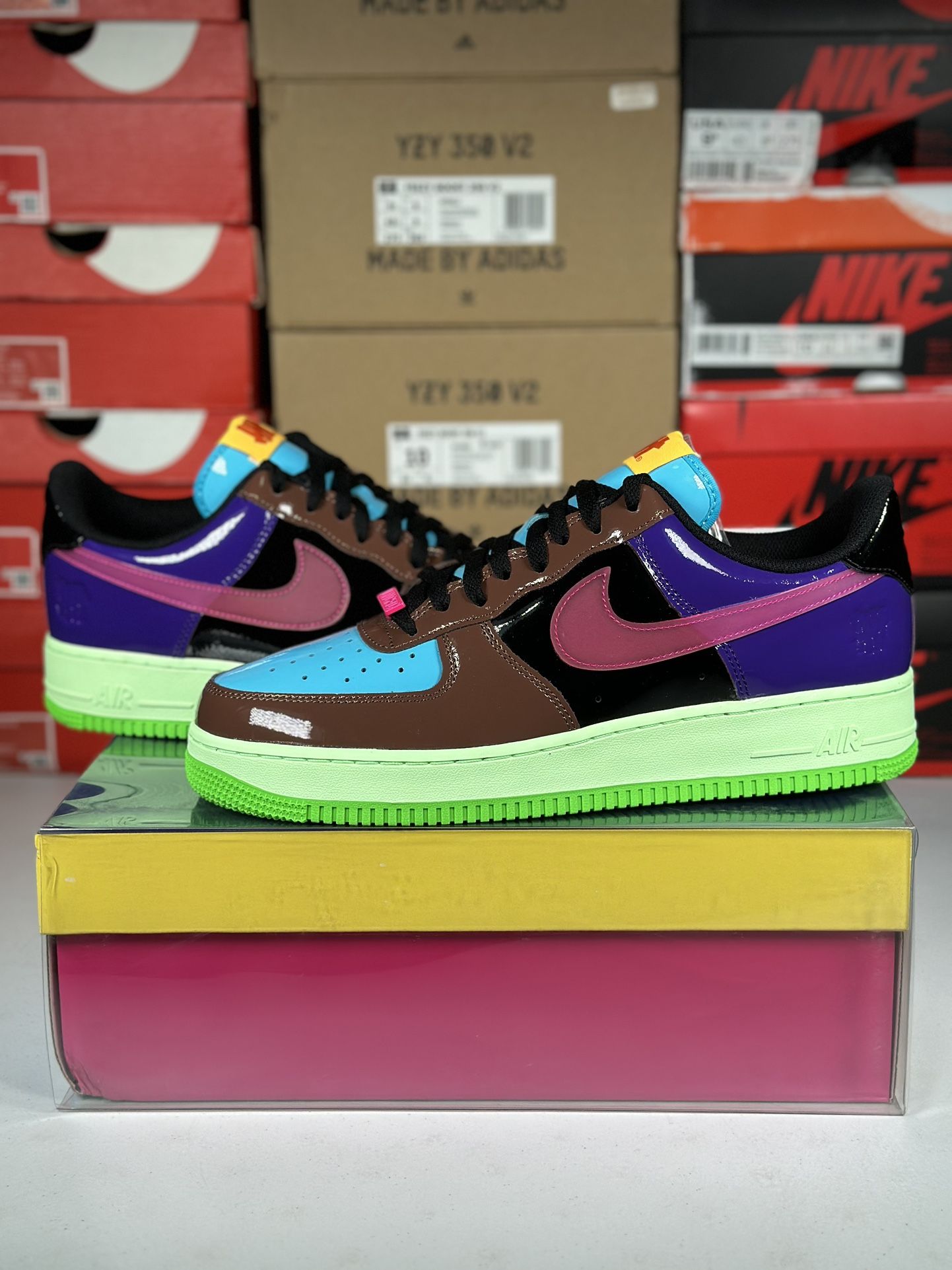 Size 11M - Undefeated x Nike Air Force 1 Low ‘Multi-Patent P¡nk Prime’