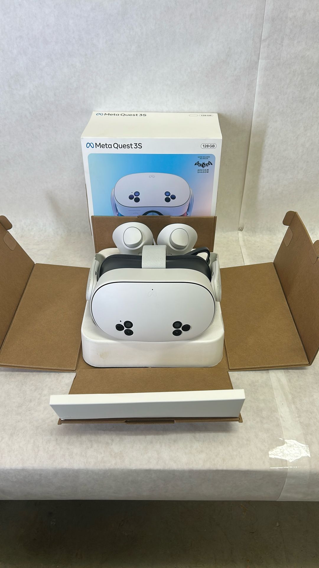 Meta-quest 3S1 28 GB with original box excellent condition