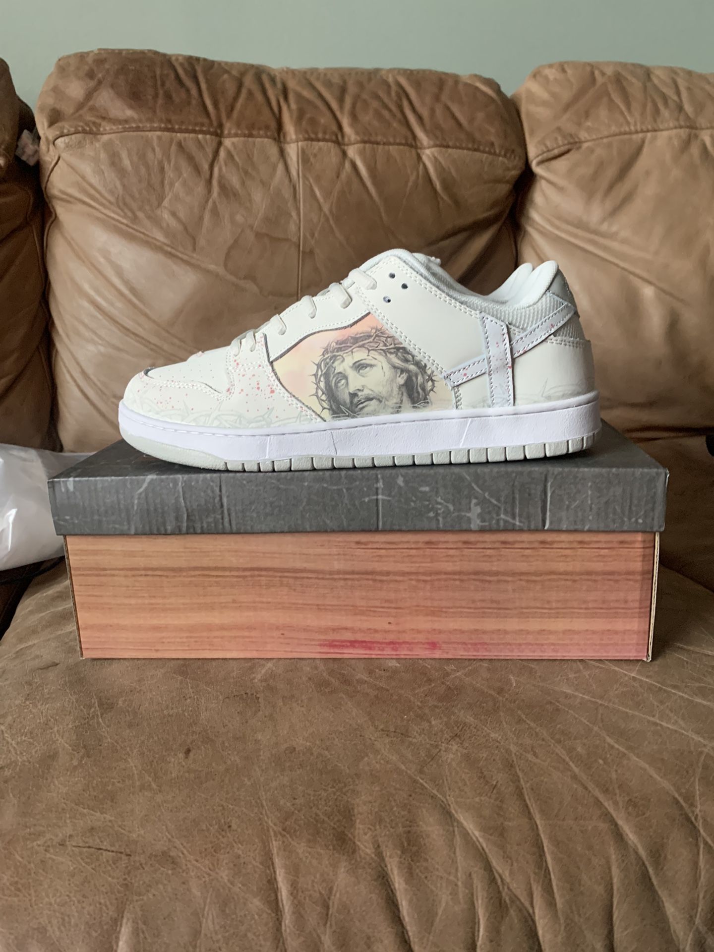 Dunk Low Kito Wares - Passion of Christ Size 10.5 for Sale in Bay Shore, New York - OfferUp