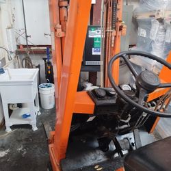 Electric Forklift 