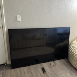 TV Vizio 70in needs repair or spare parts