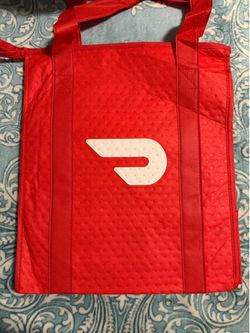 DoorDash Red Insulated Food Delivery Bag Tote with Handles & Zipper Closure
