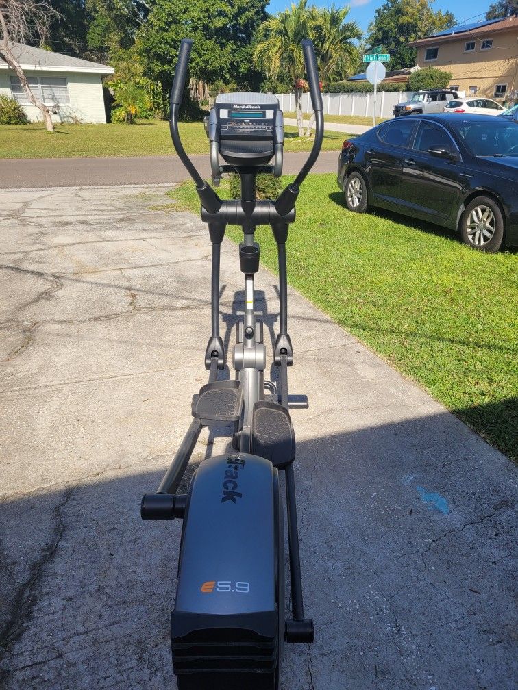 Nordic track E 5.9 Elliptical - Works Perfectly!