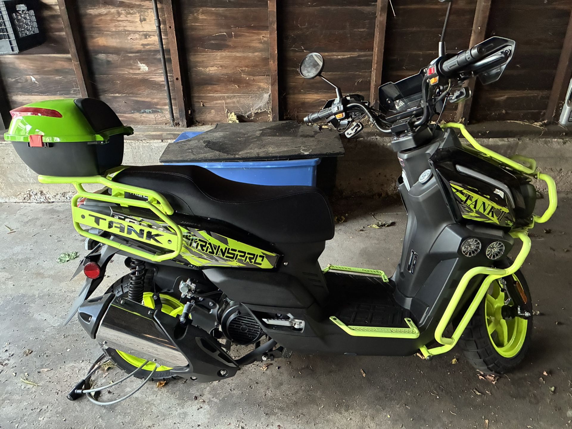 2025 Scooter In Mint Condition 