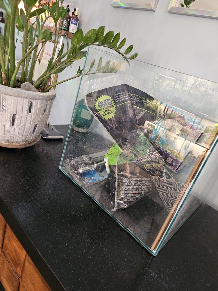 Brand NEW 14g Aquarium Set Up