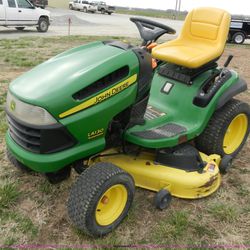 John Deere LA130 Lawn Tractor (RUNS)