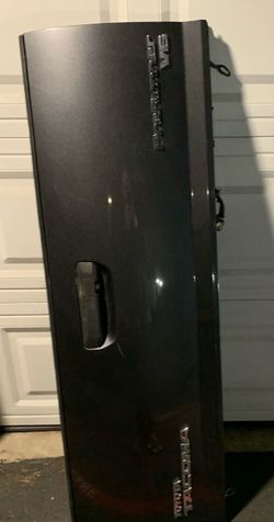 Toyota Tacoma PreRunner V6 Tailgate