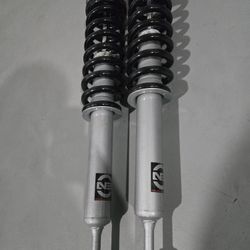 2016 Toyota 4runner N3  Rough Country 6 Inch Lift  Front Struts 