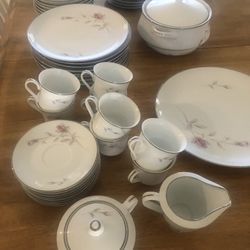 Fine China Set Seizan Lasting Rose