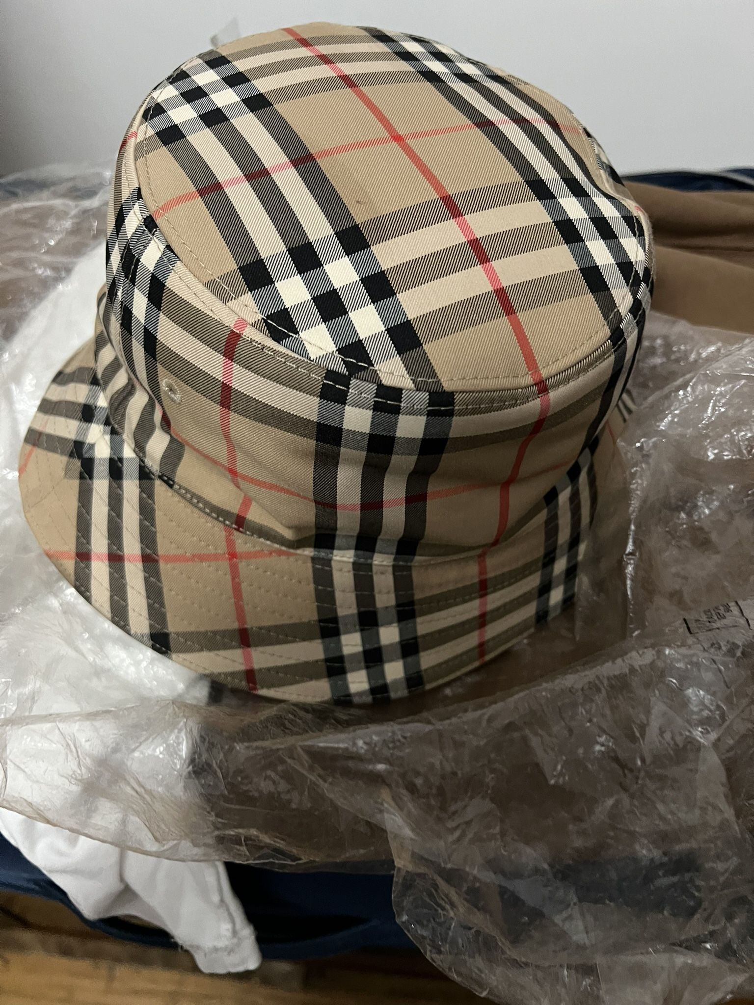 Burberry Bucket Hat Size L