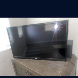 Smart TV With Remote And TV Mount 