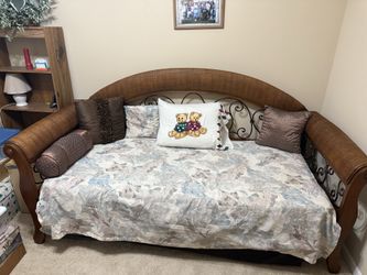 Tommy Bahama daybed trundle bed