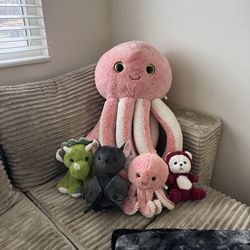 Stuffed animals fromDel Mar fair- Tags still on