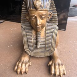 Pharaoh Statue 