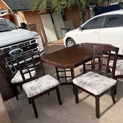 Dinner Table.  4 Chairs.   $100 Delivered  Available Small Fee 