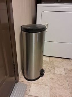 Trash can