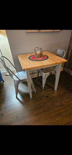 Kitchen Table & Chairs