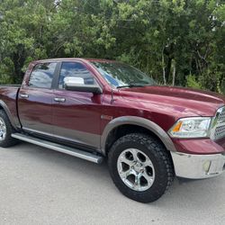 2017 RAM LARAMIE 4WD 3.0L ECO DIESEL* *ONLY 123K* TURBO DIESEL*FINANCE  CLEAN FLORIDA TITLE  2 OWNER  123,000 MILES  DELMONICO RED PEARLCOAT  BLACK LE