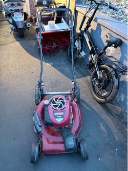 Self propelled mower