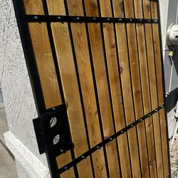 Gate