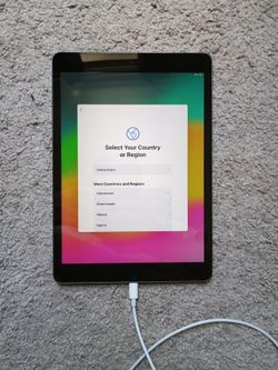 iPad 9th Generation A2602 - 64 GB Great Condition