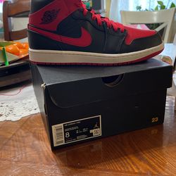 Air Jordan 1 Mid