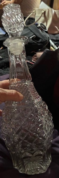 Anchor Hocking Wexford Clear Glass Decanter with Stopper, Diamond Cut Pattern