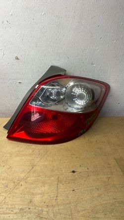 2009 to 2014 Toyota matrix passenger side taillight