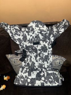 Tush baby Pearl Baby Carrier