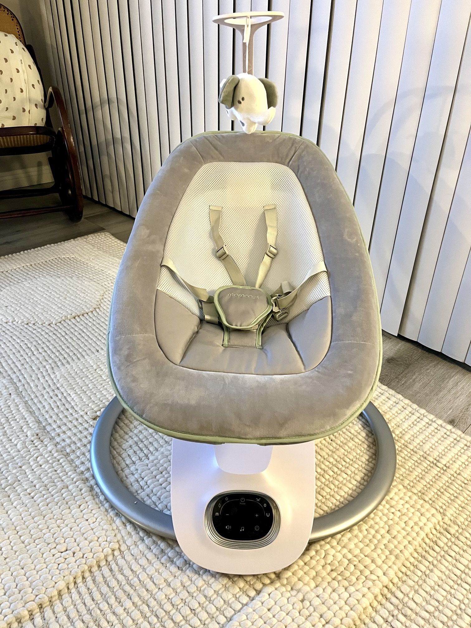 Momcozy CocoSway 3D-Motion Electric Baby Swing