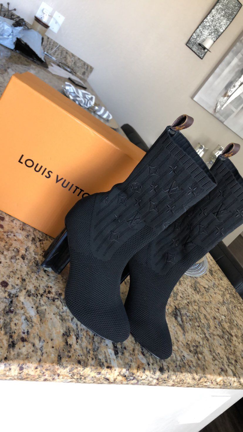 Louis Vuitton boots/ size 8