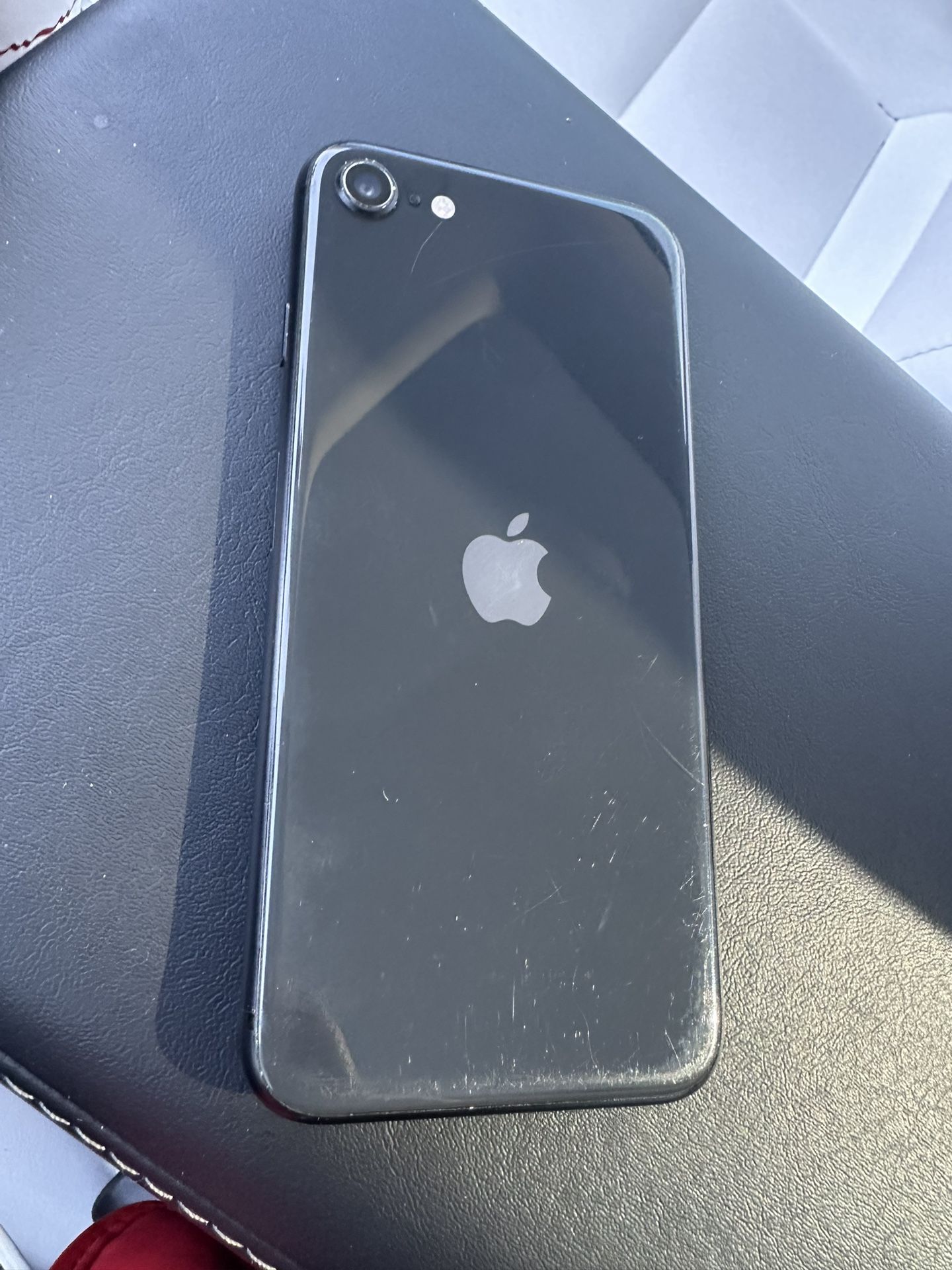 iPhone SE(第2世代)Space Gray 64 GB SIMフリー 【公式通販】