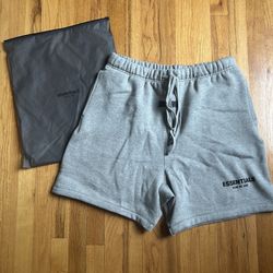 essential shorts 