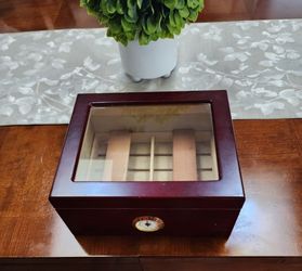 WATCH/JEWELRY WOODEN BOX