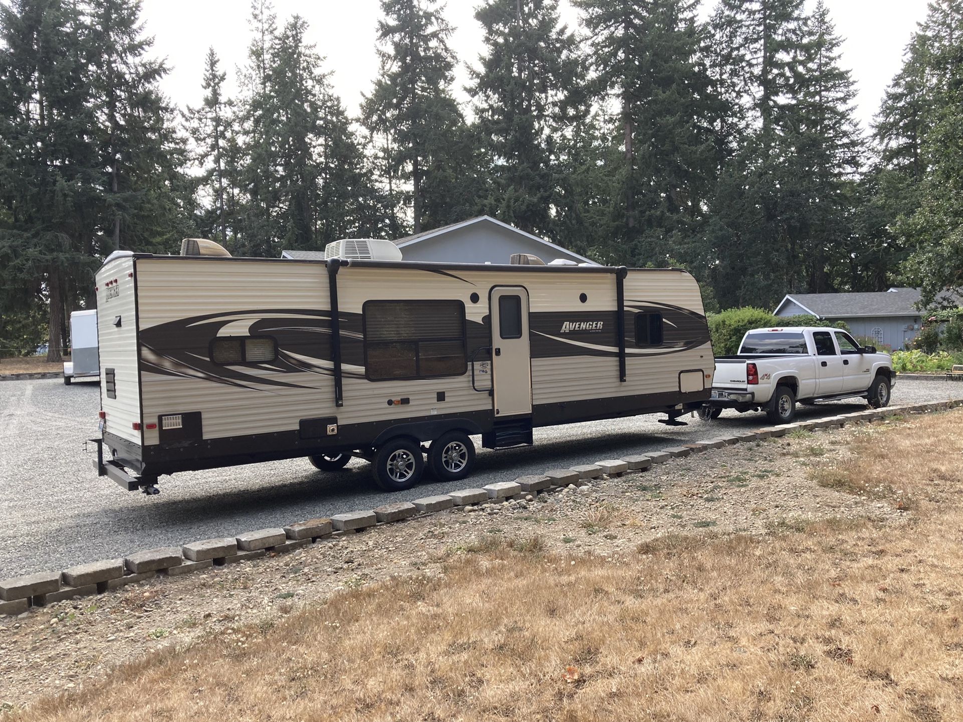 2016 - 32’  Travel Trailer