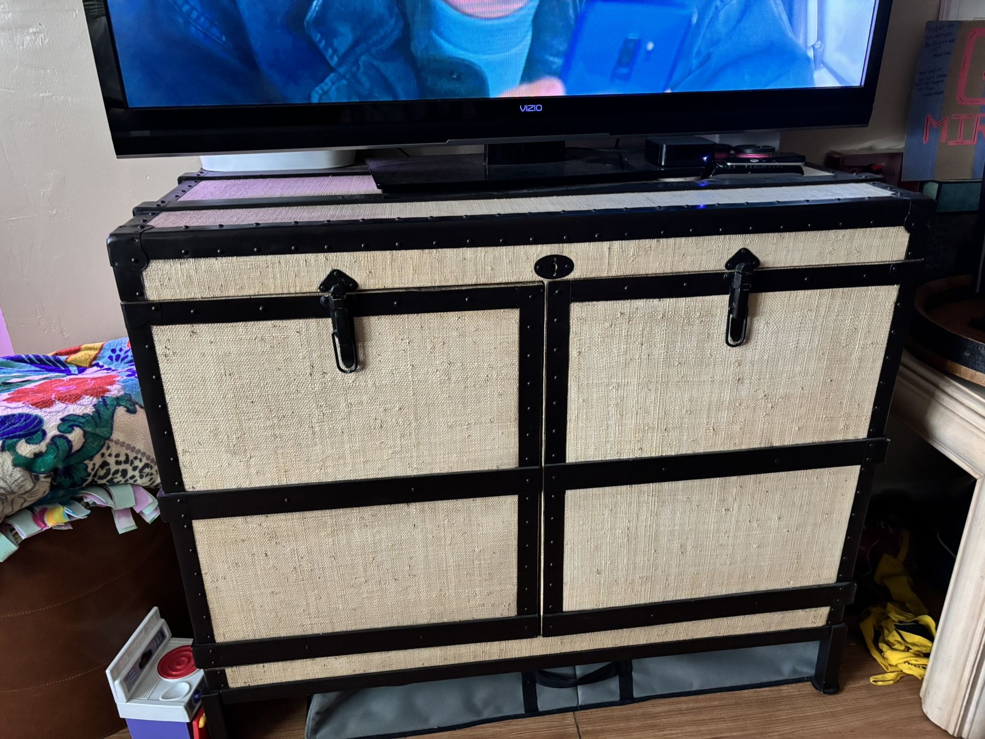 Cabinet/TV Stand