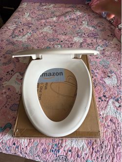 Brand New Gaomon Toilet Seat