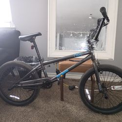 Troy bolt  pressure washer /bike  combo