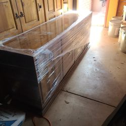 Antique Dresser With Mirror In Perfect Condition 