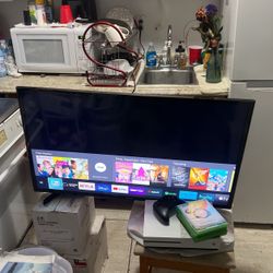 Xbox One S with 40” Smart TV